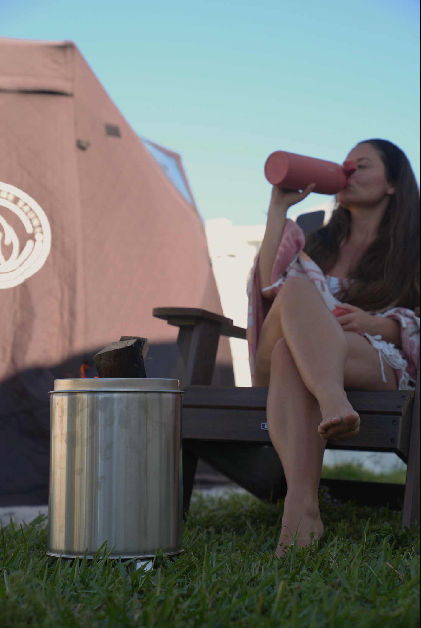 Portable Outdoor Fire Pit – Compact Sauna Companion with Grill & Adjustable Legs