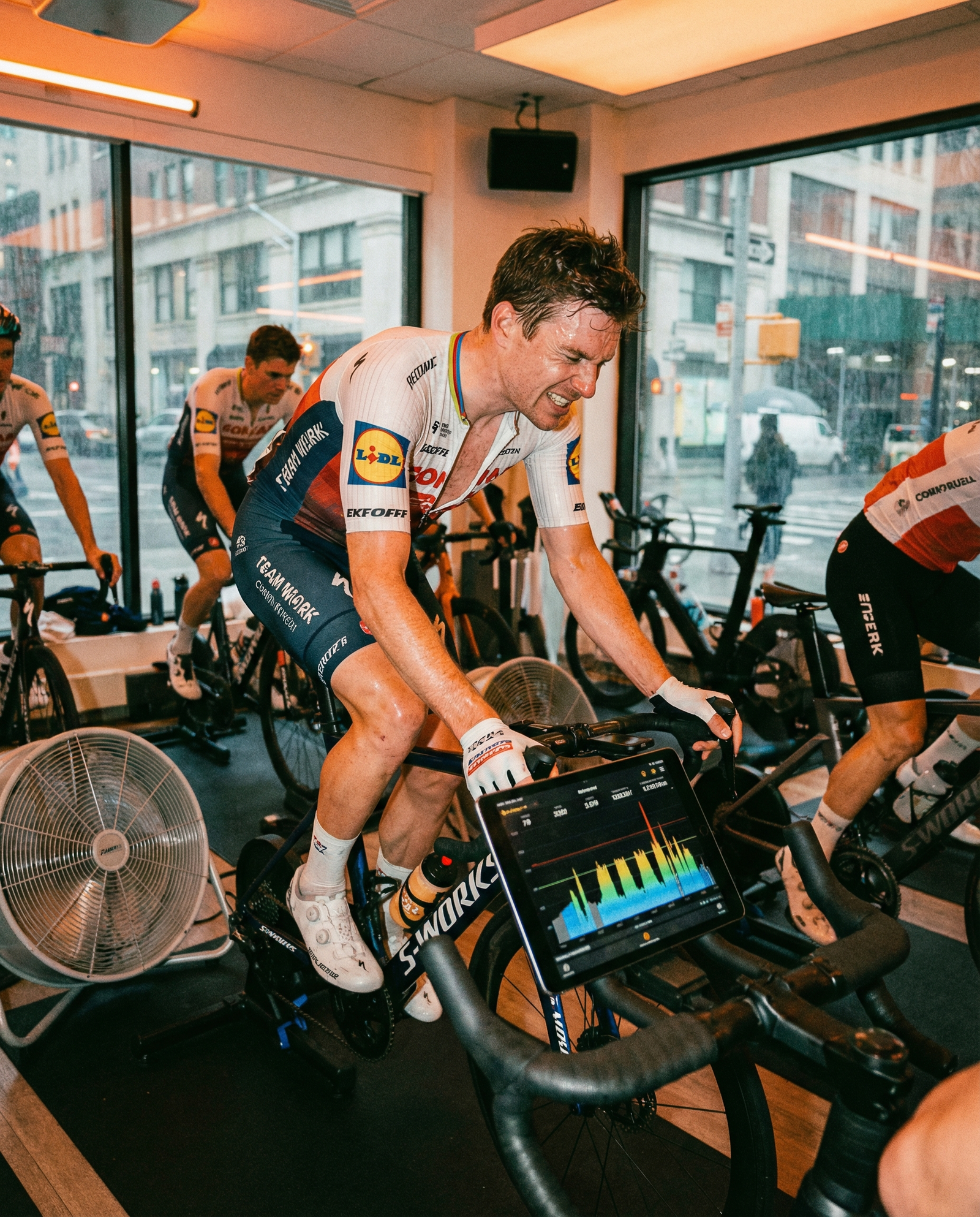 Spinning Chrono  Power Indoor Cycling Bike  Studio-Grade Smart Spin Bike