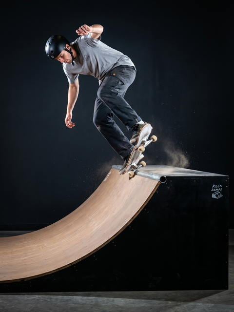 Keen Ramps Mini Half Pipe – Professional Backyard Skate Ramp for All Skill Levels